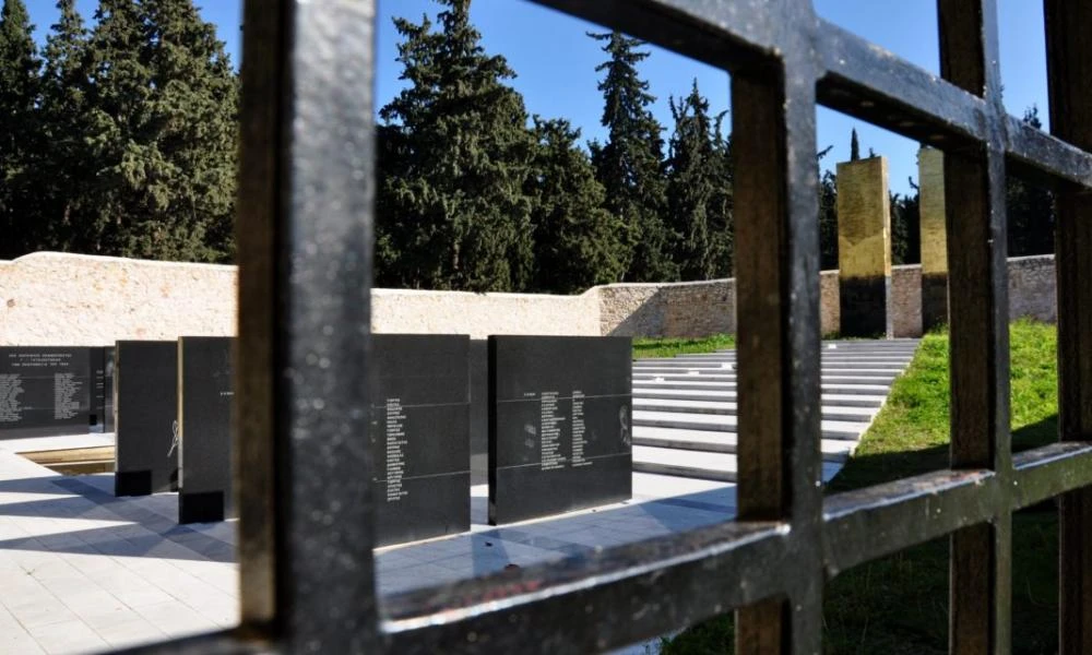 Στο Σκοπευτήριο της Καισαριανής η υφυπουργός Πολιτισμού της Γερμανίας